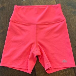 Alo 5" Airbrush High-Waist Biker Short bright pink